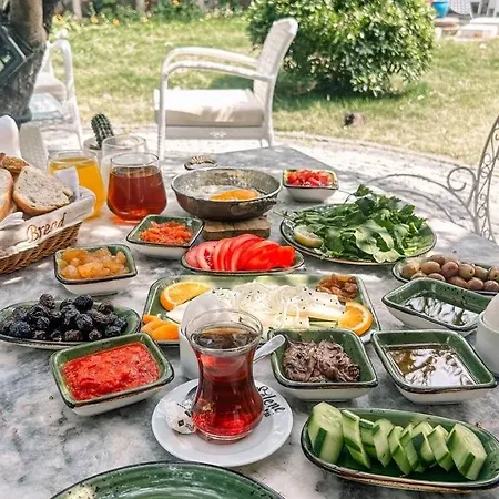 Cunda Selene Otel Ayvalı